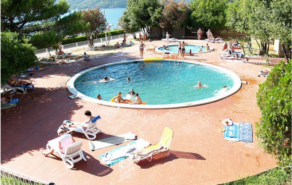 Hotel Kamelija 2*, Donja Lastva / Hoteli